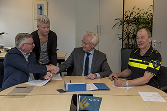 ondertekening_samenwerkingsovereenkomst_gemeente_wijchen, rtr-nl_en_politie